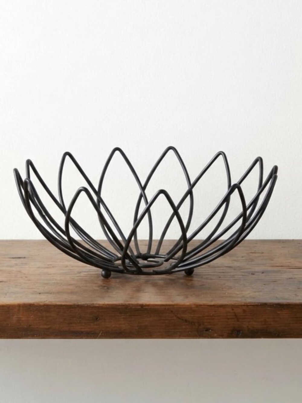 Metal Wire Basket Tulip Shaped Metallic Black Charcoal Bread Fruit Decorative